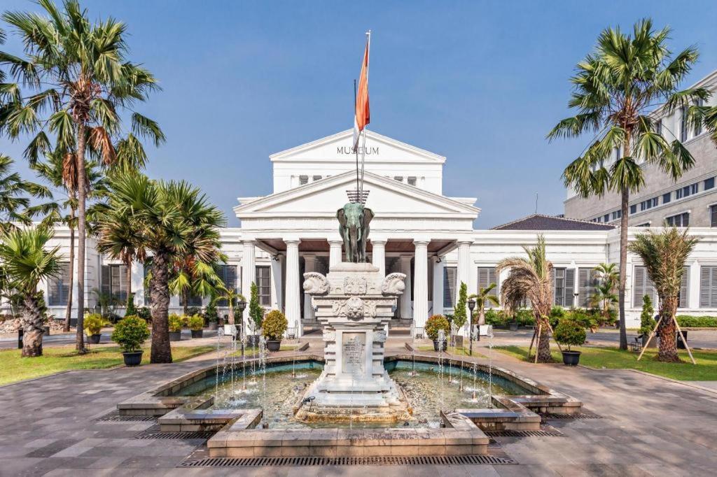 Hotel 88 Grogol By Wh Jakarta Exterior photo